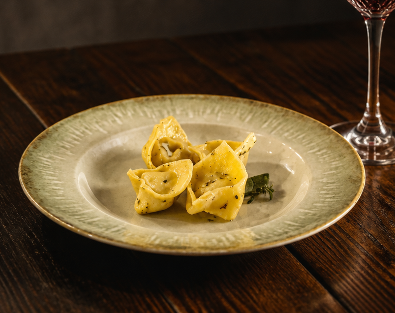 Rehfleisch Tortelloni vom pastamacher mit Kräuterbutter
